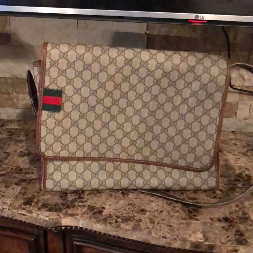 Gucci messenger